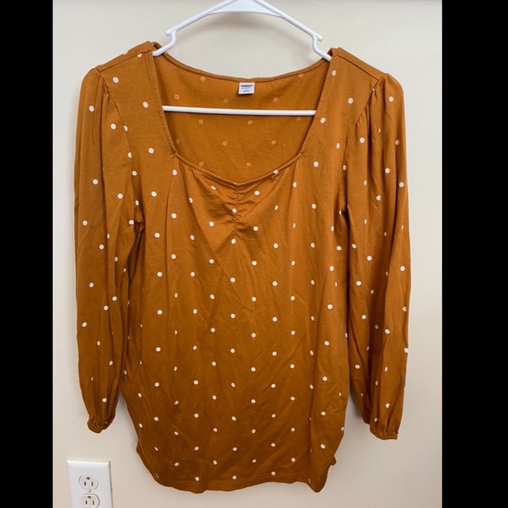 Old Navy maternity shirt